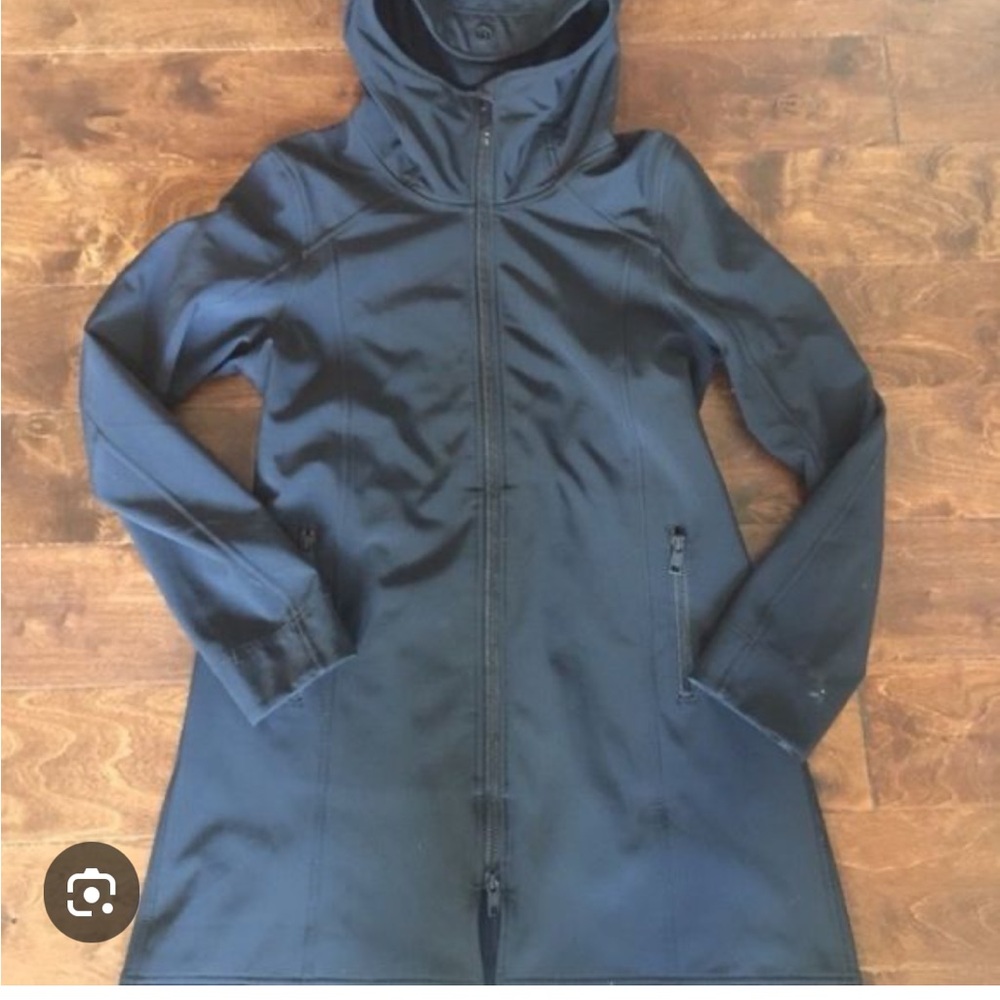 Rare Lululemon Everyday Yoga Softshell Raincoat navy, 8